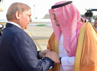 وزیراعظم سعودی عرب کے دو روزہ دورے پر جدہ پہنچ گئے