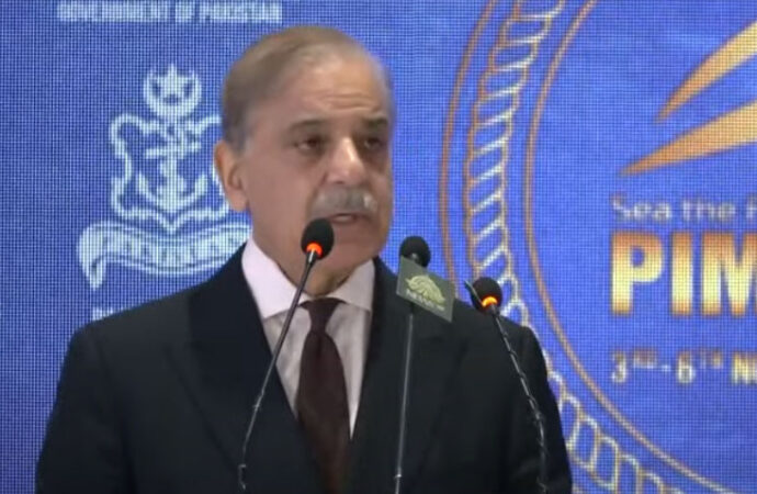 بحری شعبے کو مزید مضبوط بنانے کیلئے تمام فریق مل کر کام کریں،وزیراعظم