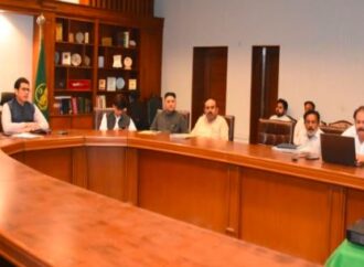 ایڈیشنل ڈپٹی کمشنر ریونیو ڈاکٹر امتیاز محسن نے ریونیو ریکوریز کا جائزہ لینے کے حوالہ سے اجلاس کی صدارت کی