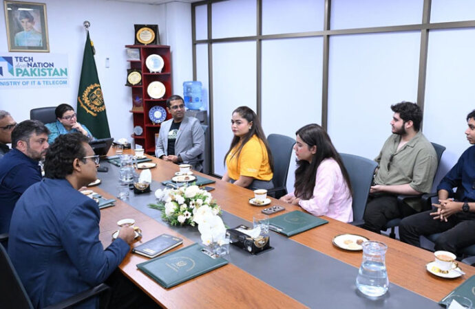 اے آئی کی تربیت سے تعلیمی اداروں اور صنعتوں کی استعدادکار میں اضافہ ممکن ہے:شزا