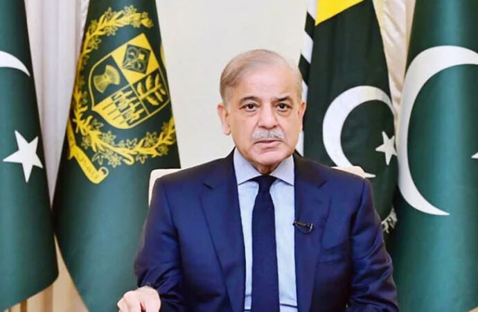 متعلقہ ادارے بارشوں کے باعث کسی بھی ہنگامی صورتحال سے نمٹنے کیلئے انتہائی چوکس رہیں، وزیراعظم