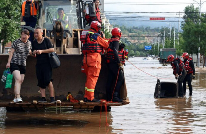بیجنگ میں شدید بارشیں، 30 افراد ہلاک