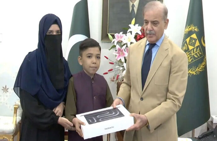 وزیراعظم کی ڈیجیٹل پلیٹ پر مثبت مواد پیش کرنے پر طلحہ احمد کی تعریف