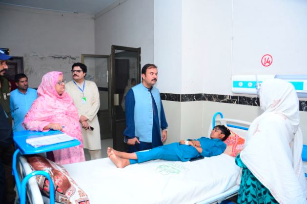 ڈپٹی کمشنر علی اکبر بھنڈر نے ڈسٹرکٹ ہیڈ کوارٹر ہسپتال کا دورہ کیا