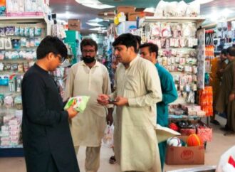 چینی کی فروخت 170 روپے فی کلو پر یقینی بنانے کے لئے ضلعی انتظامیہ متحرک ، اسسٹنٹ کمشنر جھنگ کے مختلف دوکانوں پر چھاپے