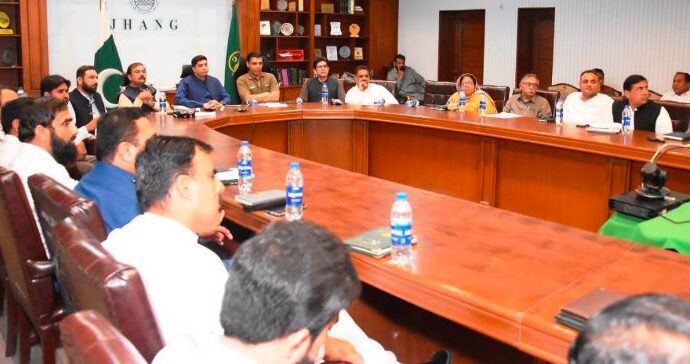 امیر عباس سیال  اور ڈپٹی کمشنر کی زیر صدارت ڈسٹرکٹ کوارڈینیشن کمیٹی کا اجلاس منعقد ہوا