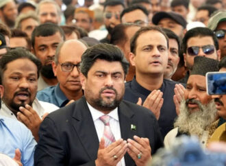 گورنر سندھ کامران ٹیسوری کی قلات فائرنگ واقعے کے شہداء کی نمازِ جنازہ میں شرکت