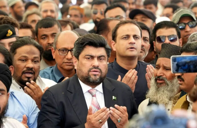 گورنر سندھ کامران ٹیسوری کی قلات فائرنگ واقعے کے شہداء کی نمازِ جنازہ میں شرکت