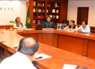 انسداد ڈینگی سرگرمیوں کی سرویلنس سمیت فیلڈ سٹاف کی سو فیصد حاضری ہر صورت یقینی بنائی جائے ۔ ڈپٹی کمشنر