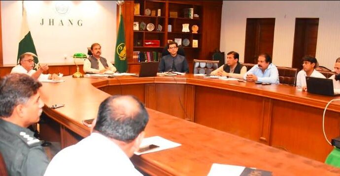 انسداد ڈینگی سرگرمیوں کی سرویلنس سمیت فیلڈ سٹاف کی سو فیصد حاضری ہر صورت یقینی بنائی جائے ۔ ڈپٹی کمشنر