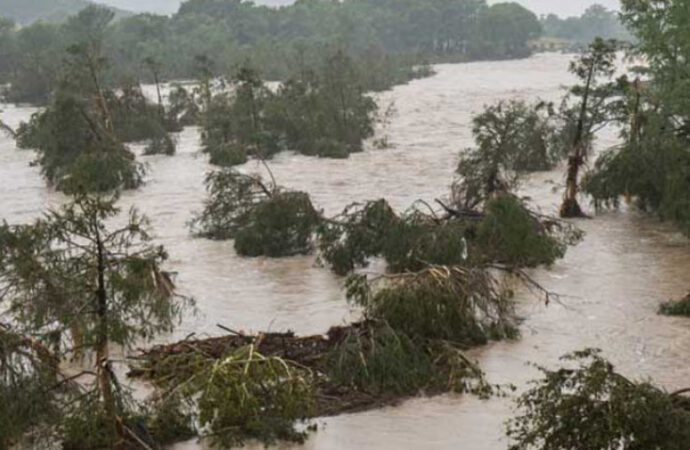 امریکہ: ریاست ٹیکساس میں شدید سیلاب کے باعث کم از کم چوبیس افراد ہلاک