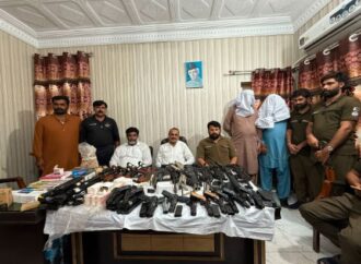 جھنگ پولیس اور انٹیلیجنس اداروں کا کامیاب مشترکہ آپریشنغیر قانونی اسلحہ فروش قانون کی گرفت میں، بھاری مقدار میں اسلحہ برآمد