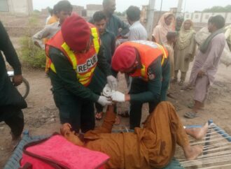 اڈا مشین سرگودھا روڈ پر موٹر سائیکل اور رکشے میں تصادم 2افرا زخمی