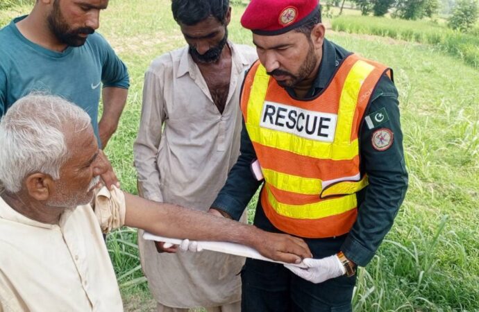 دربار شیخ علی چنیوٹ روڈ پر زمین کے تنازع پر دو گروپوں میں تصادم تین افراد زخمی