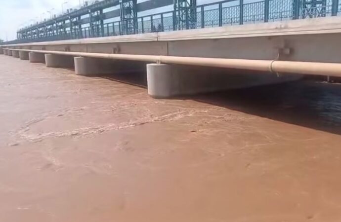 دریائے جہلم میں ممکنہ سیلاب کے پیش نظر ضلعی انتظامیہ جھنگ کی جانب سے فلڈ الرٹ جاری