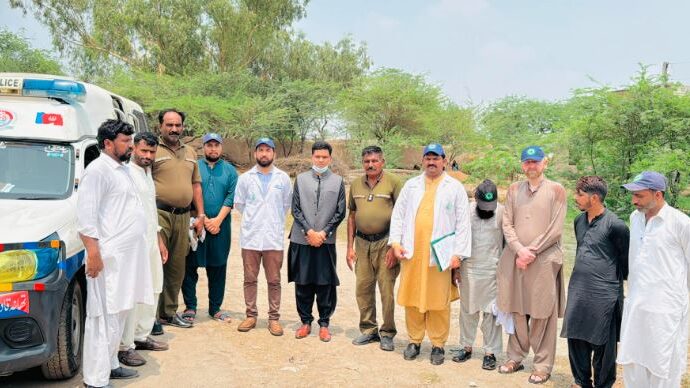 فوڈ سیفٹی ٹیمز کے ڈپٹی ڈائریکٹر (آپریشنز) عدنان حیدر کی سربراہی میں جعلی و ملاوٹی دودھ والے 02 یونٹس پر چھاپے2 مقدمات درج