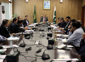 حکومت، گوادر، خلیج فارس کاروباری نقل و حمل کیلئے نجی کمپنیوں سے رابطے میں ہے، احسن