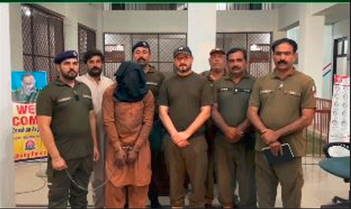 آج دوپہر میں قتل ہونے والی یونیورسٹی کی طالبہ کا قاتل پولیس نے گرفتار کرلیا،ایس پی انویسٹی گیشن