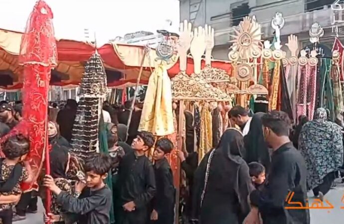 سات محرم الحرام کا مرکزی جلوس امام بارگاہ مہاجرین سے برآمد ہو کر اپنے روایتی راستوں سے ہوتا ہوا امام بارگاہ قدیمی پر اختتام پذیر ہوگیا