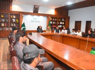 ڈپٹی کمشنر علی اکبر بھنڈر اور ڈسٹرکٹ پولیس آفیسر کیپٹن ر بلال افتخار کیانی کی پیرا فورس کے افسران و اہلکاروں سے جائزہ میٹنگ