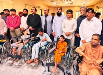 جھنگ کے98 افراد باہم معذوری میں مینول ایکٹیویٹڈ و پیڈرائیٹرک ویل چیئرز، وائٹ کین سٹکس، واکرز، ہیرنگ ایڈز اور معاون ڈیوائسسز کی تقسیم