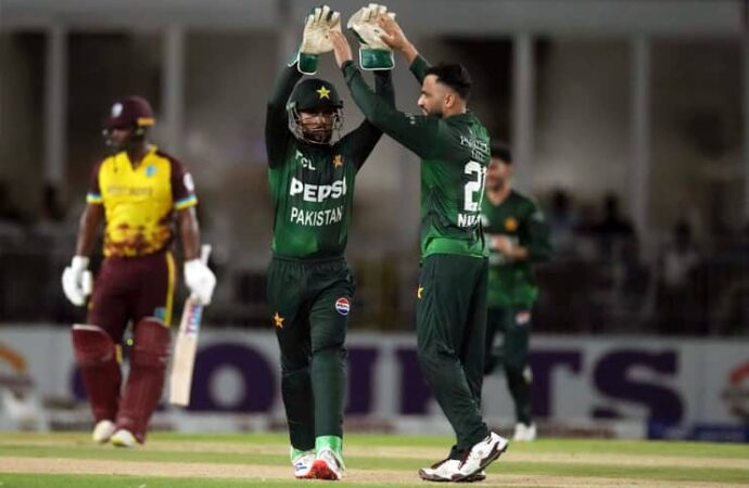 ٹی ٹونٹی سیریز:پہلے میچ میں پاکستان نے ویسٹ انڈیز کو 14رنز سے شکست دیدی