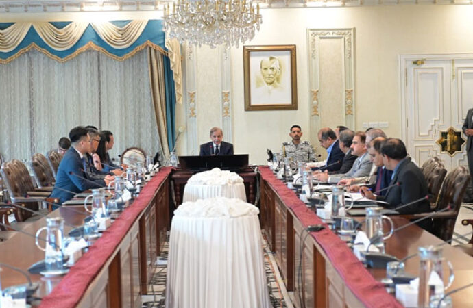 چینی صنعتوں کو پاکستان میں سرمایہ کاری کی دعوت دیتے ہیں، وزیراعظم