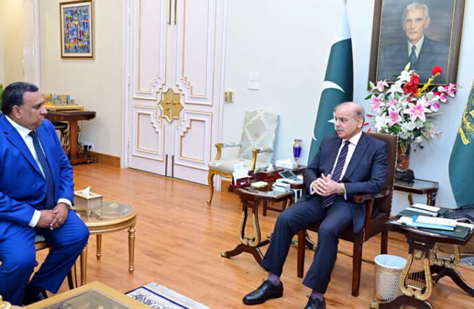 پاکستان بنگلہ دیش کے ساتھ تجارت بڑھانے کاخواہاں ہے،وزیراعظم