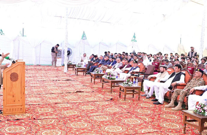 وزیراعظم کا گلگت بلتستان کے سیلاب سے متاثرہ علاقوں میں امداد اور بحالی کیلئے 4 ارب روپے کا اعلان