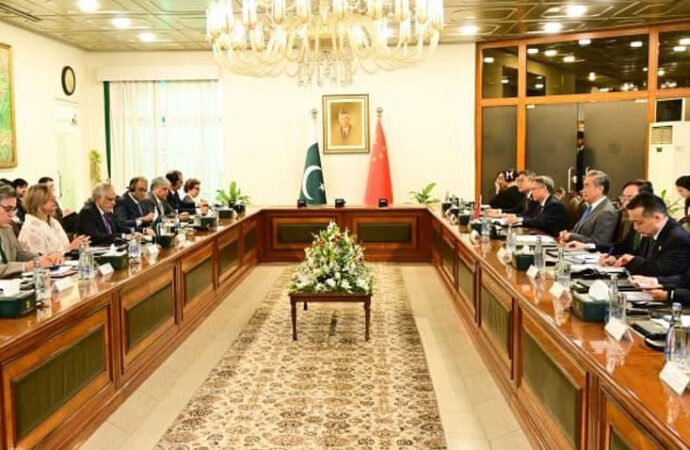 پاکستان،چین کا صنعت،زراعت اورکان کنی کےشعبوں میں تعاون مضبوط بنانےپراتفاق