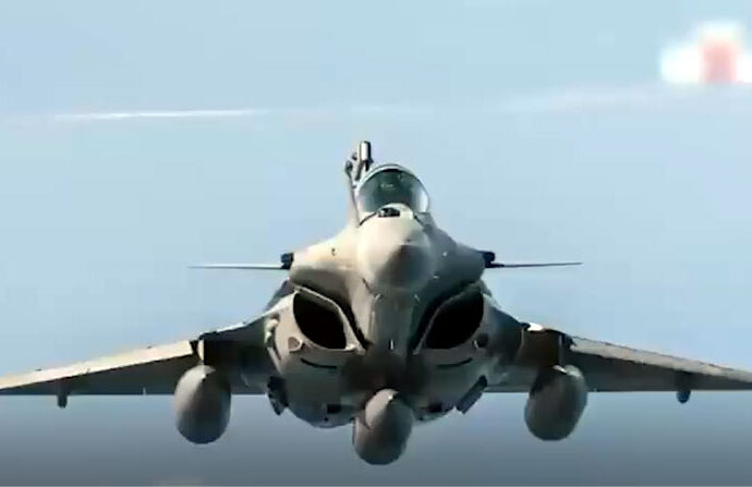 رافیل طیاروں کی ناکامی کے باوجود مودی سرکار کا جنگی جنون، فرانس سے مزید معاہدے کی کوشش