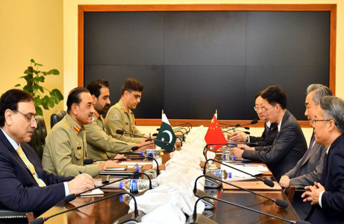 فیلڈ مارشل اور چینی وزیرخارجہ کاعلاقائی سلامتی کی صورتحال پرتبادلہ خیال