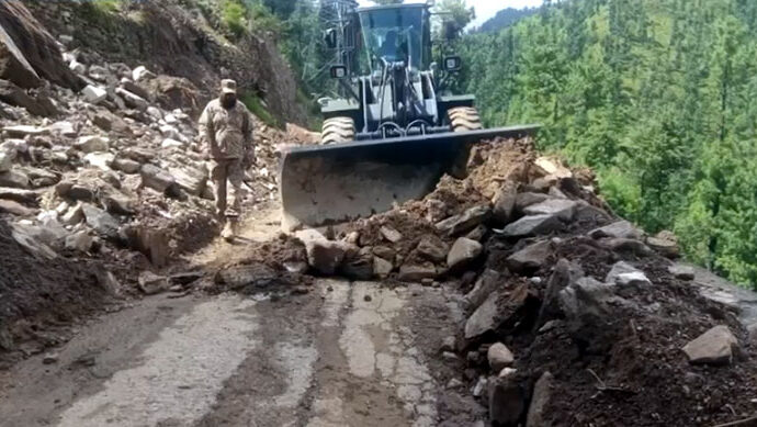 پاک فوج کی سیلاب متاثرہ علاقوں میں امدادی سرگرمیاں جاری