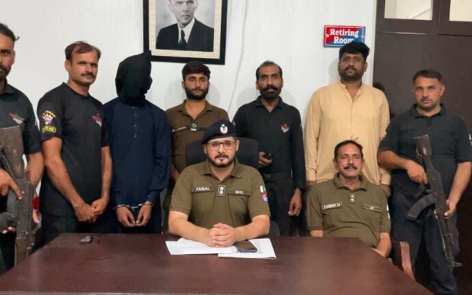 تھانہ سیٹلائٹ ٹاؤن کے علاقہ موضع گگڑانہ میں ایم بی بی ایس کی طالبہ کے اندوہناک قتل کا ملزم عمیر مشتاق گرفتار کر لیا گیا۔