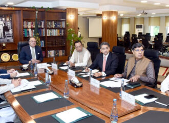 حکومت سماجی ترقی کے اقدامات تیز کرنے کے لیے پرعزم ہے، وزیر خزانہ