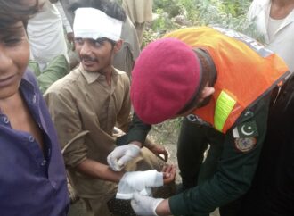 ملتان روڈ سینڈھاوالی پل کے قریب کار اور موٹر سائیکل میں تصادم 3 افراد زخمی