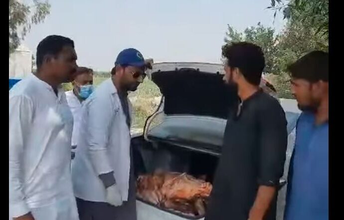 پنجاب فوڈ اتھارٹی کی کاروائی ساڑھے چار من سے زائد ناقص، بدبودار اور مضر صحت گوشت موقع پر ہی تلف ،ملزم گرفتار، گاڑی ضبط اور مقدمہ درج