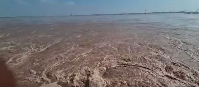 جھنگ میں کل انتہائی اونچے درجے کے سیلاب کا خدشہ متوقع طور 8 لاکھ کیوسک کا سیلابی ریلا ہیڈ تریموں پہنچے گا