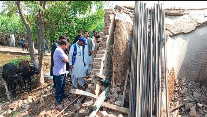 ڈپٹی کمشنر علی اکبر بھنڈر نے تحصیل جھنگ اور اٹھارہ ہزاری کے سیلاب سے متاثرہ علاقو ں کا دورہ کیا