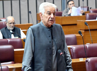 تباہ کن سیلاب،وزیر دفاع کا نقصان کے ازالے کیلئے مربوط قومی اقدامات پر زور