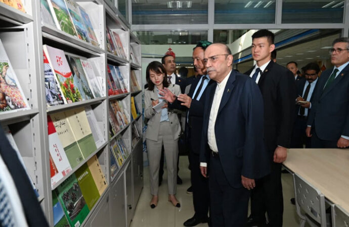 صدر کا ارمچی اسلامی انسٹی ٹیوٹ کا دورہ،مسلمانوں کیلئے خدمات کی تعریف