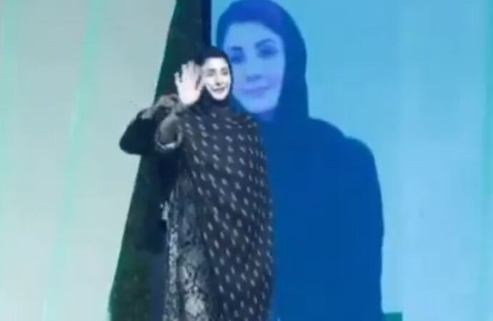 وزیراعلیٰ مریم نواز کا میانوالی میں گرین الیکٹرو بس سروس کا افتتاح