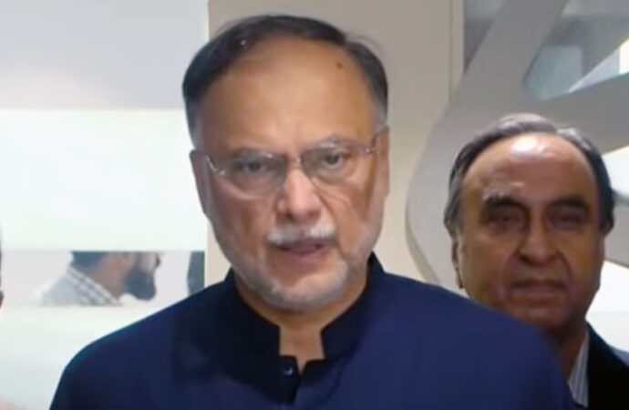 سی پیک کے دوسرے مرحلہ میں بنیادی ڈھانچے کی ترقی ترجیح ہے،احسن اقبال