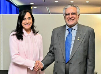 نائب وزیراعظم اور کینیڈا کی وزیر خارجہ کا اقتصادی تعلقات مزید مضبوط کرنے پر اتفاق