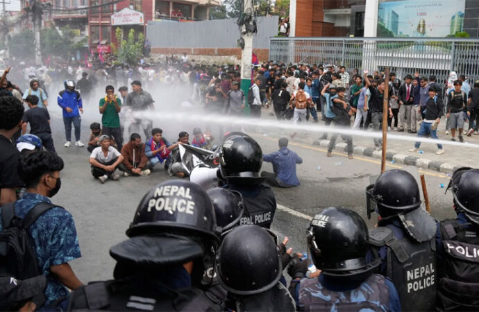نیپال،مظاہرین اور سکیورٹی فورسز میں جھڑپیں،17 افراد ہلاک
