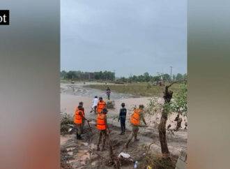 پاک فوج کا سیلاب متاثرہ علاقوں میں ریسکیو اینڈ ریلیف آپریشن جاری