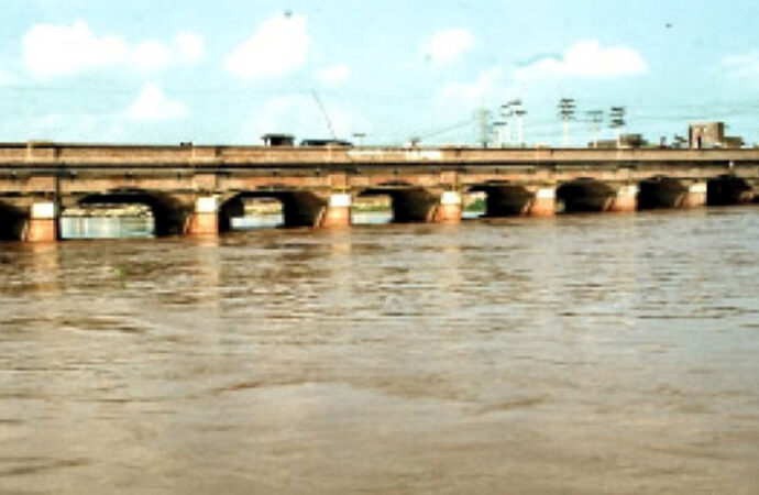 دریائے چناب اور راوی میں پانی کی سطح مسلسل بڑھ رہی ہے، پی ڈی ایم اے پنجاب