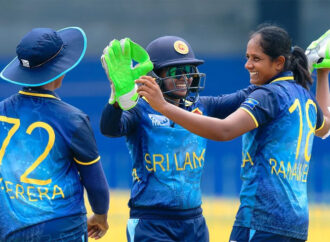 ویمن ورلڈ کپ، بھارت اورسری لنکا کے درمیان جاری، بھارت نے سری لنکا کو جیت کے لئے 271 رنز کا ہدف دے دیا