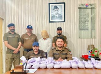 تھانہ شورکوٹ پولیس کی کاروائی، 10 کلوگرام چرس سمیت منشیات فروش گرفتار