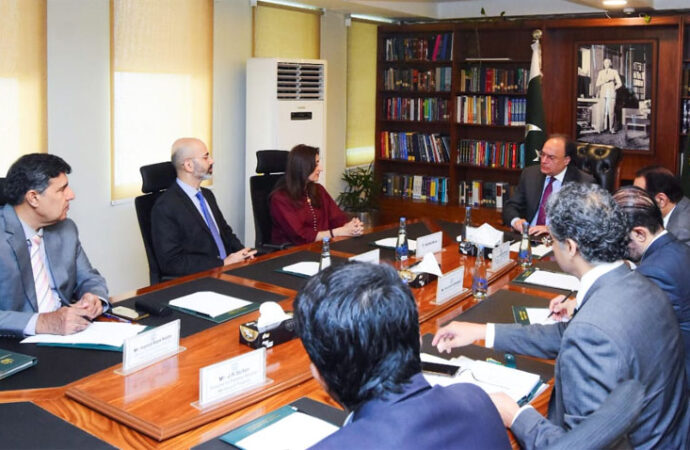 وزیر خزانہ اور ایکیومن پاکستان کی قیادت کے درمیان موسمیاتی سرمایہ کاری پر تبادلہ خیال